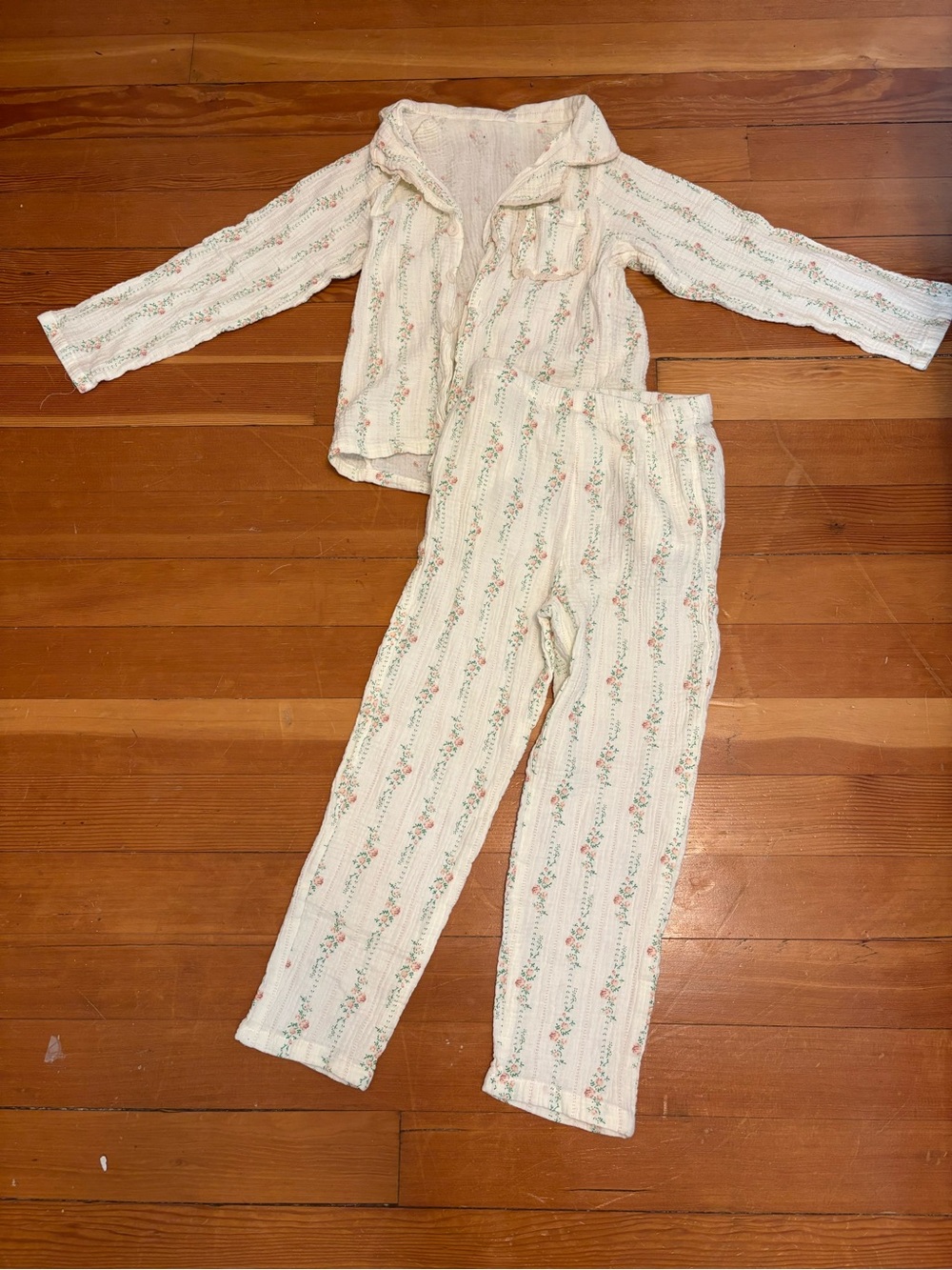 100% Cream Floral Long-Sleeve Pajama Set